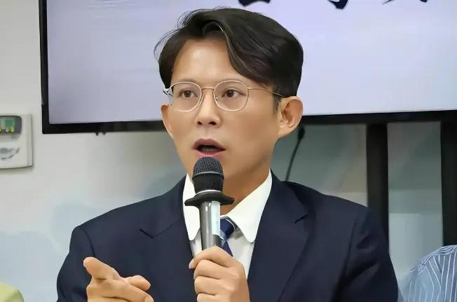 台“民众党”发布声明，3月30日，针对国民党主席郑丽文即将于4月7日率团访陆消息