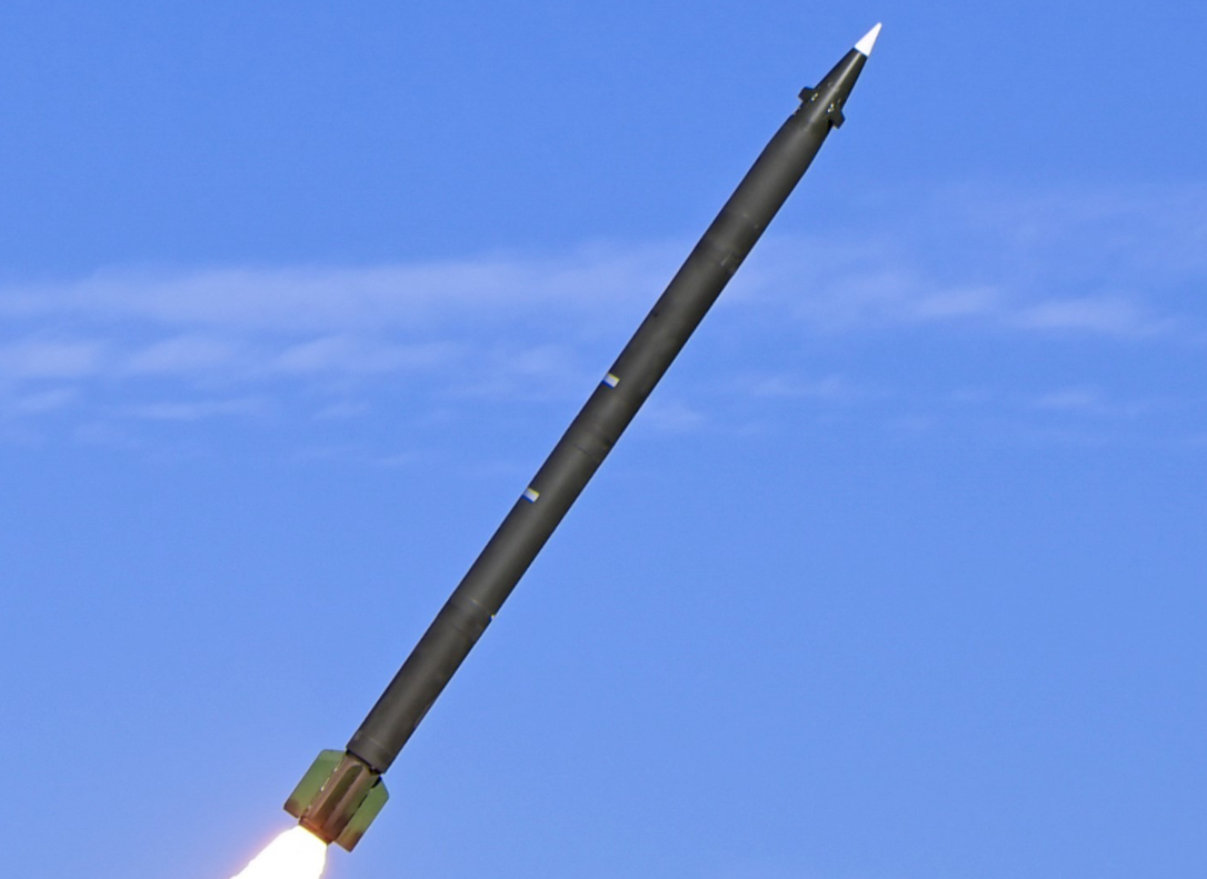 军网发的此次打的370毫米远火高清图 