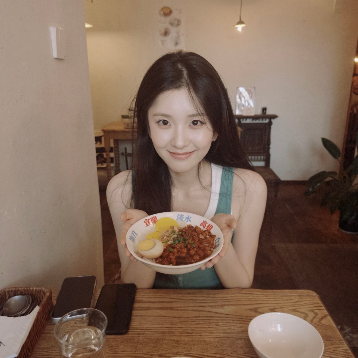 最近相册里面又自存了很多韩系萌萌头像呦!!! 