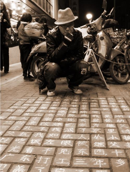 【罗永浩说Seedance2.0让电影只需导演】
其实不需要导演，有个编剧就行。