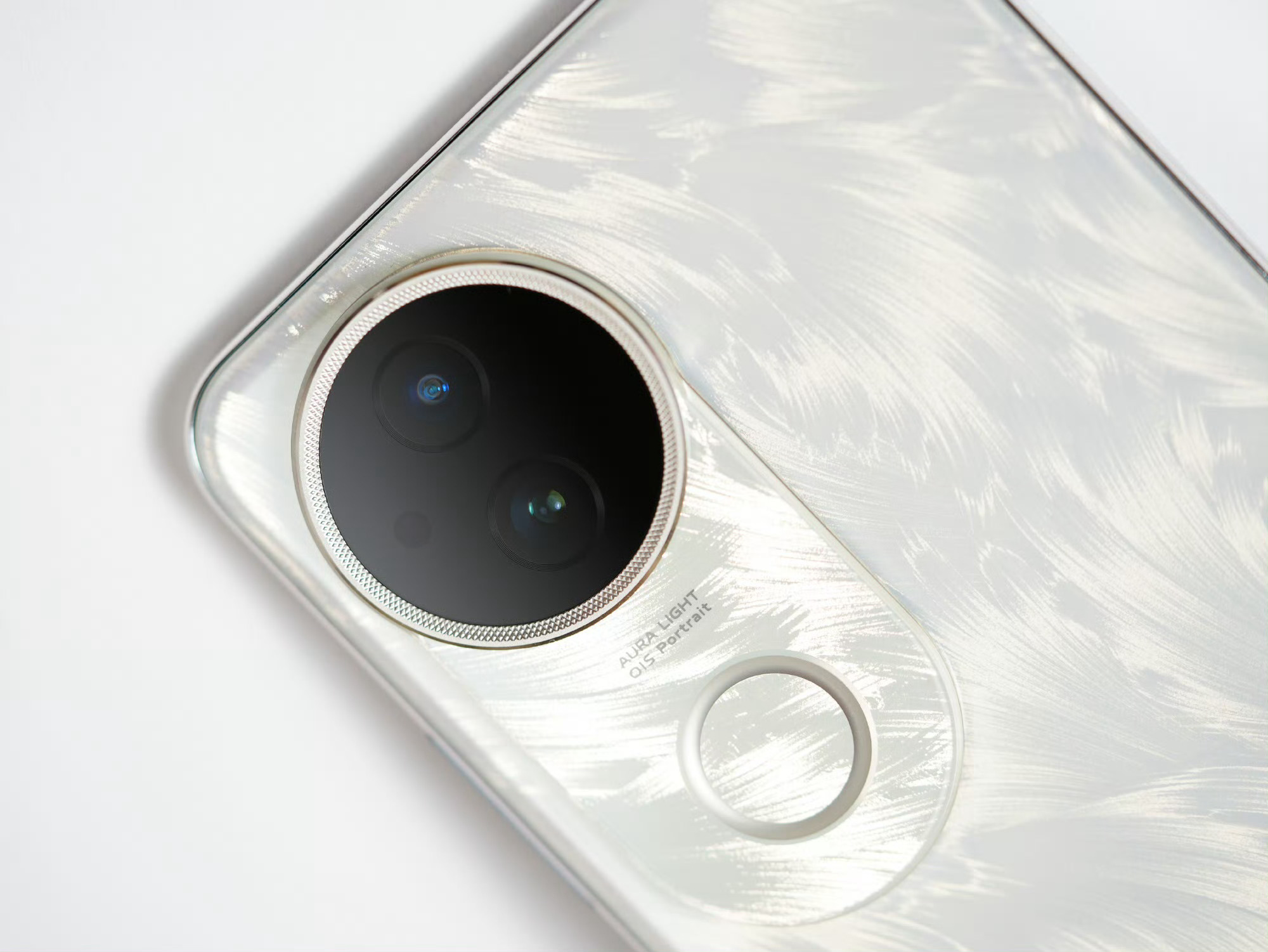 2025所愿皆成 转发评论，抽一位铁粉送一台 ​ vivo S20凤羽金。7月2