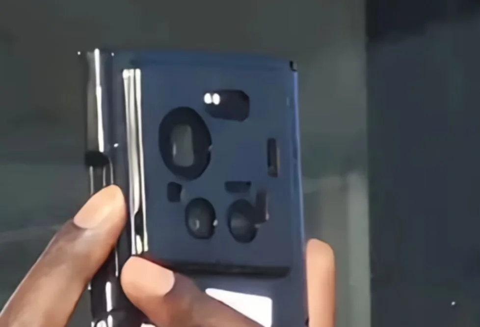 小米 17 Ultra原型机曝光，这次有点不一样