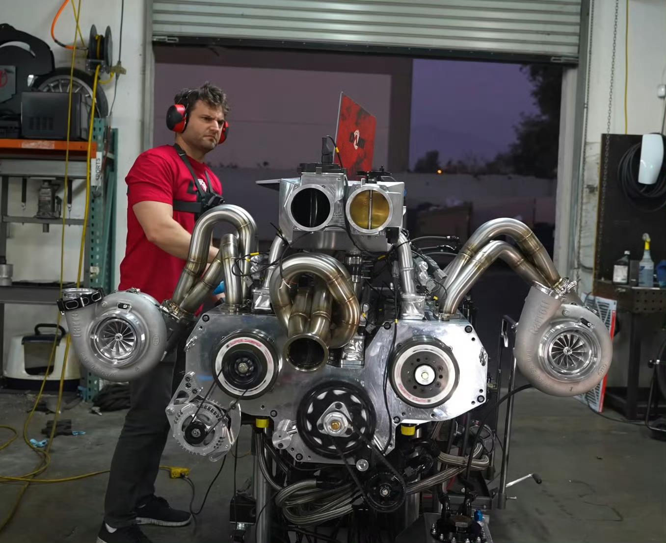 想起了前几天上路的那辆富康 