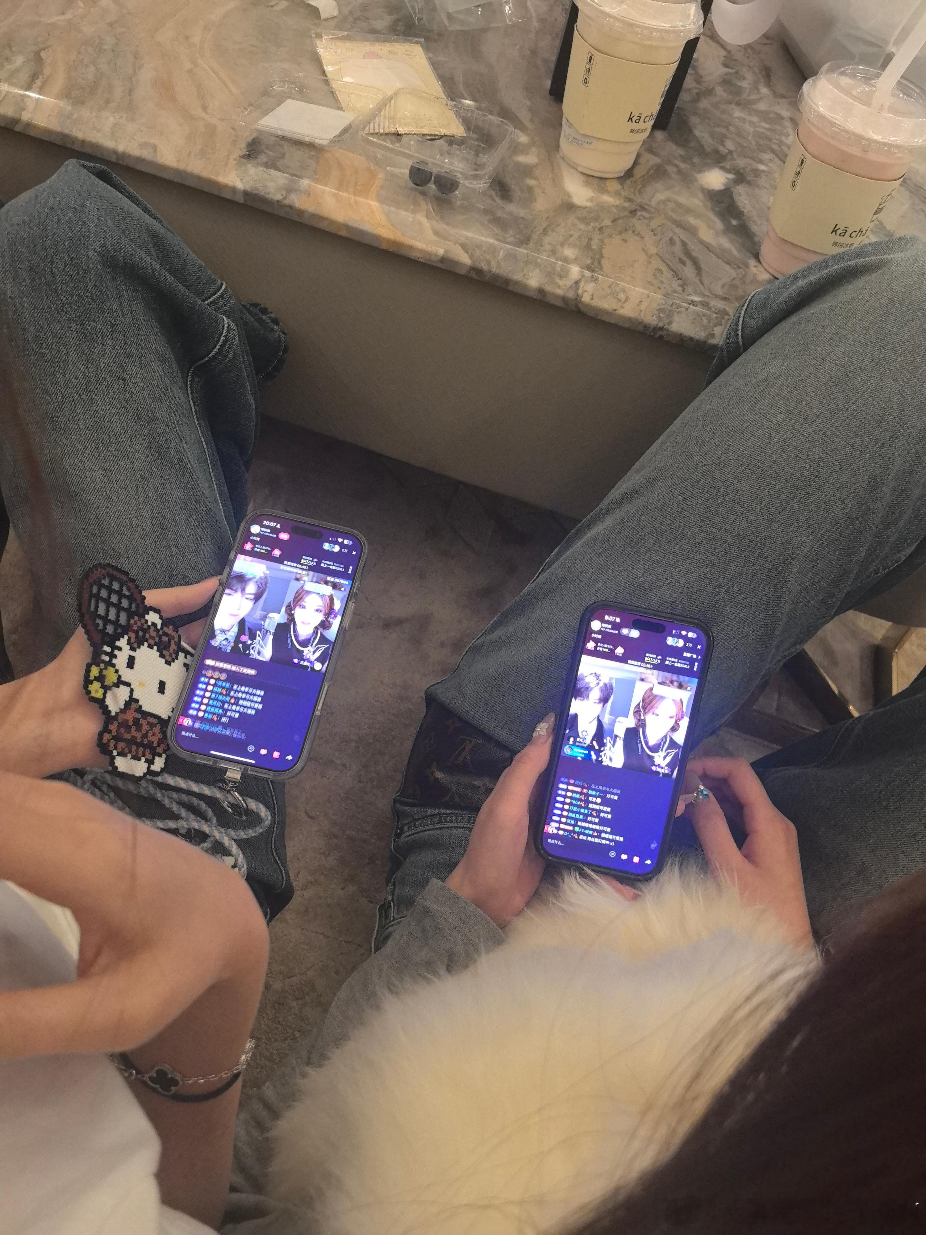 何铮即将多两个跑车 我的两位闺要出手了 