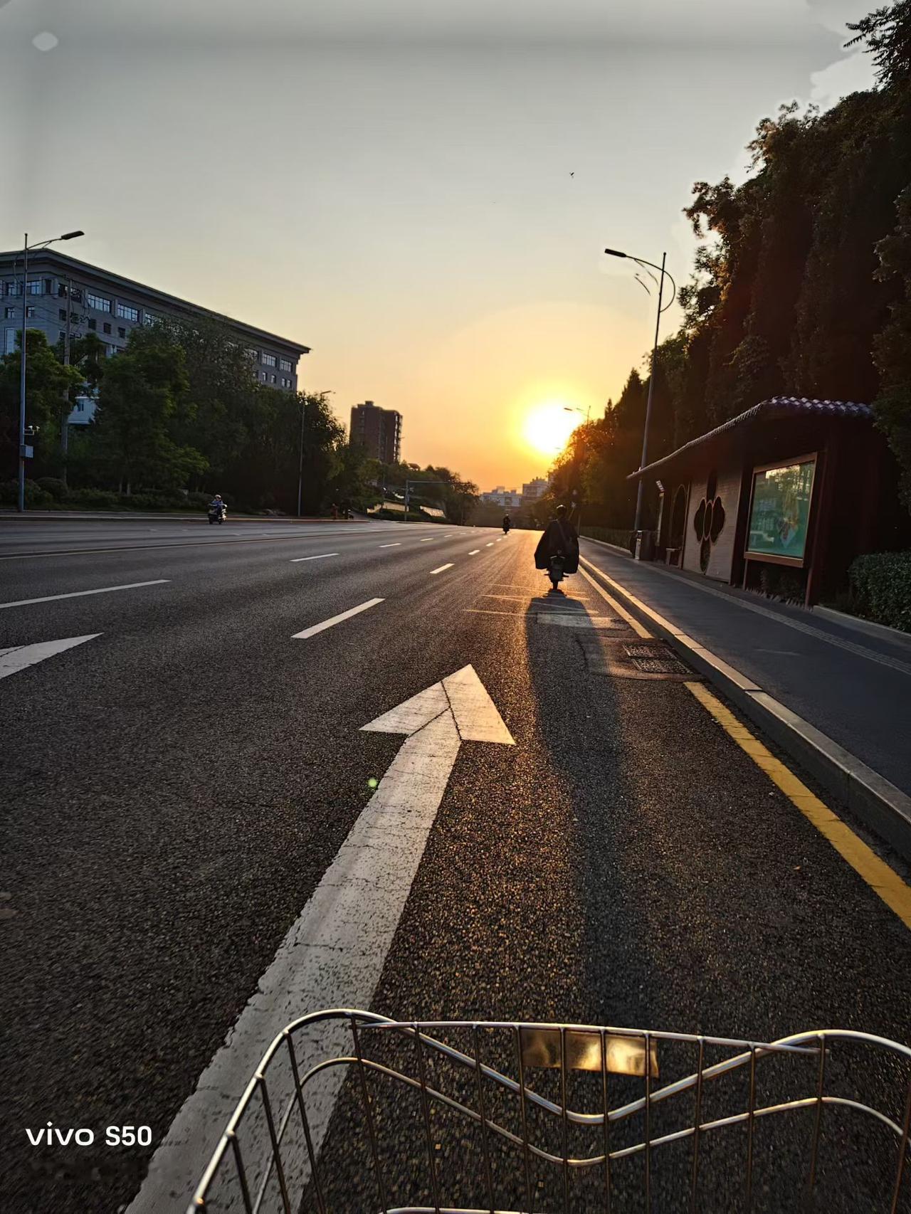 济南街头的早上。