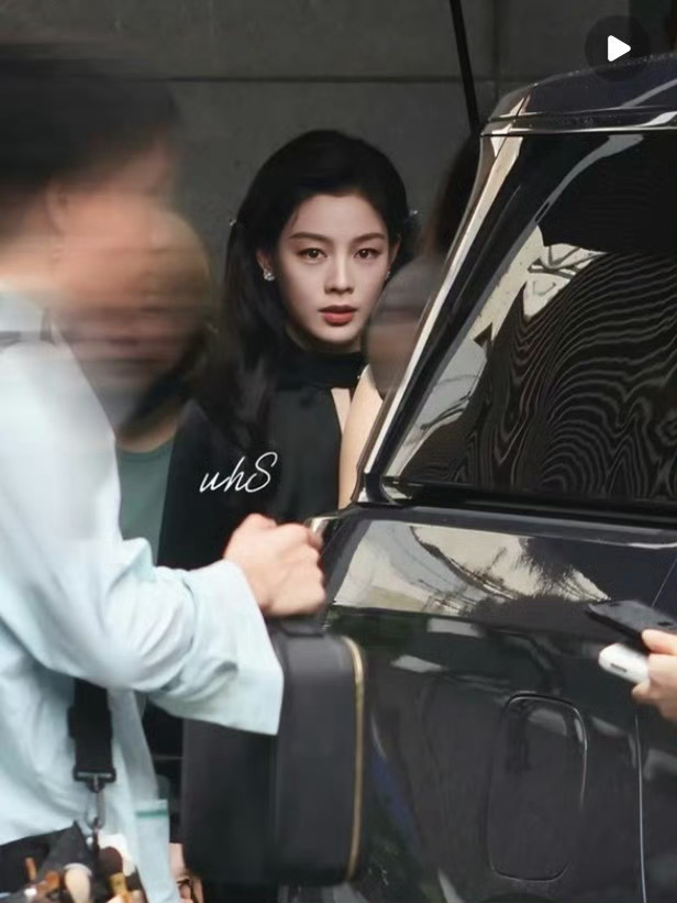 芝士娱乐 陈丽君的出发图就美成这样🆘🆘不敢想等会儿红毯🈶多惊艳好期待啊～ 