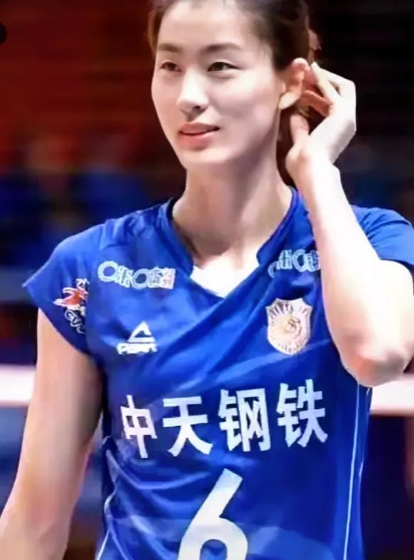 📌本届奥运会女排参赛名单中奥运经历最多的球员：

🇷🇸 5 -> 奥杰年诺