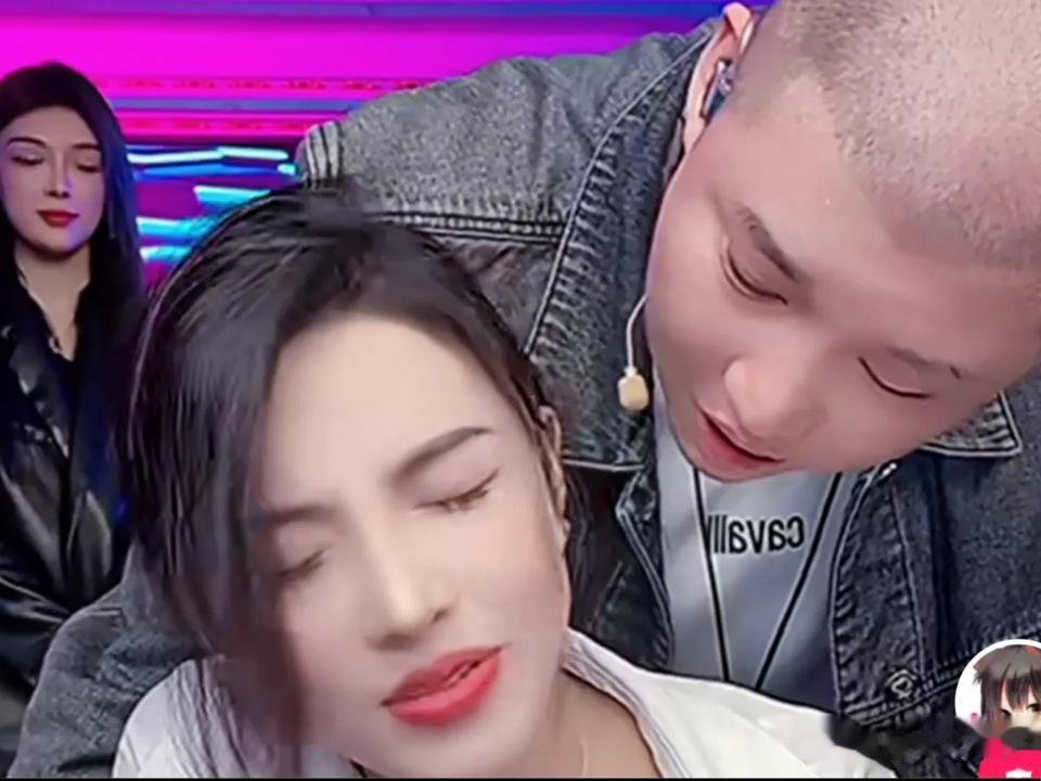 网红二驴账号封禁已经有一段时间了，千万驴家粉丝已经是无家可归了，对于一些人来说，