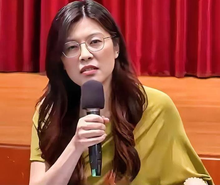 新任国民党主席郑丽文
对于日本的态度
也反映出了当下台湾一大部分人的想法
可能是