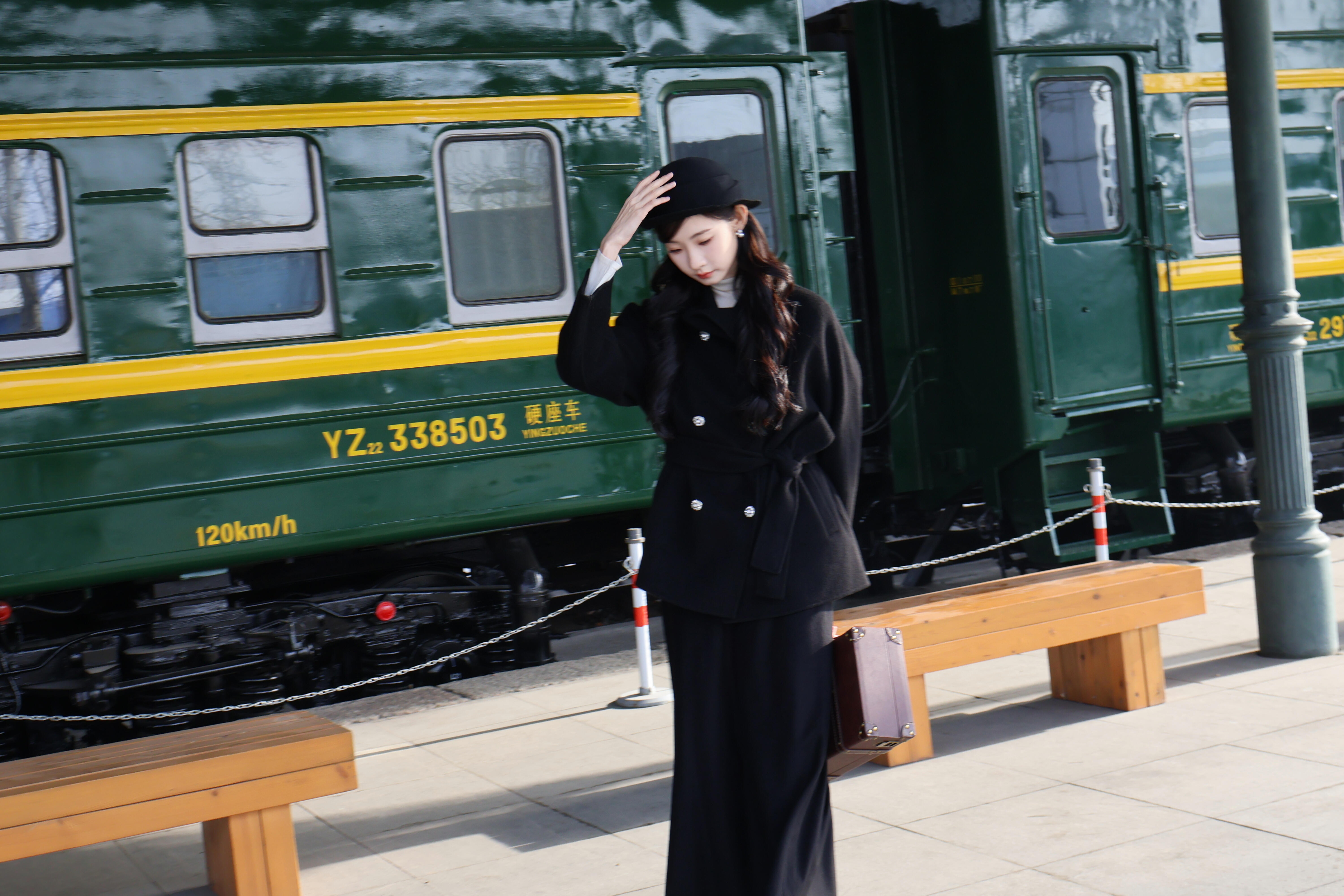 张艺凡太适合民国风了张艺凡民国大家闺秀 这个张艺凡完全民国千金来者！身上自带大小