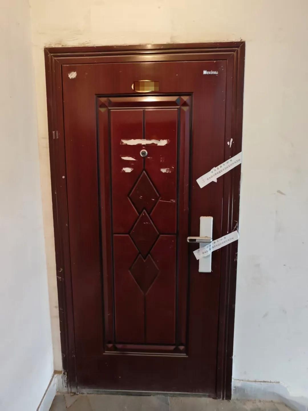 女友前任凌晨3点上门滋扰，男子持刀反杀被判死缓：这刀该不该挥？

凌晨3点，一阵