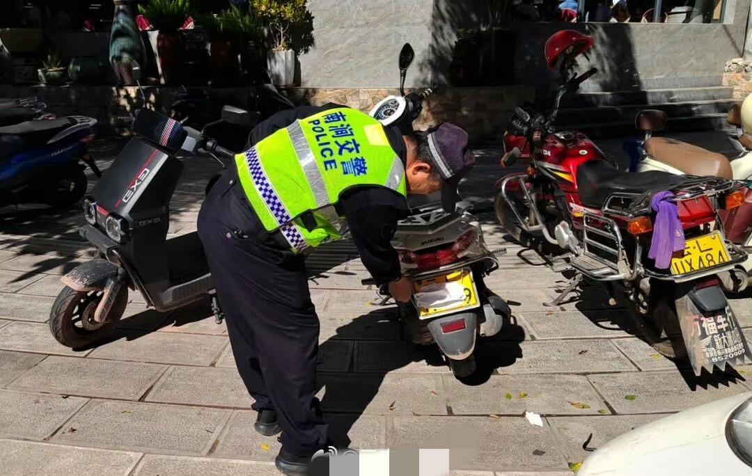 遮挡号牌？南涧交警绝不姑息，严查到底！
日前，大理南涧县公安交管部门针对故意遮挡