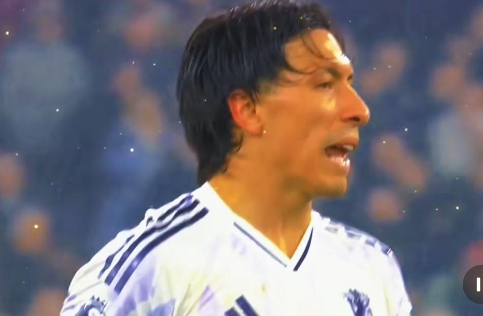 利马的心脏有多大，自家禁区内背身过人，这是中后卫？
曼联客场1-1绝平西汉姆联，