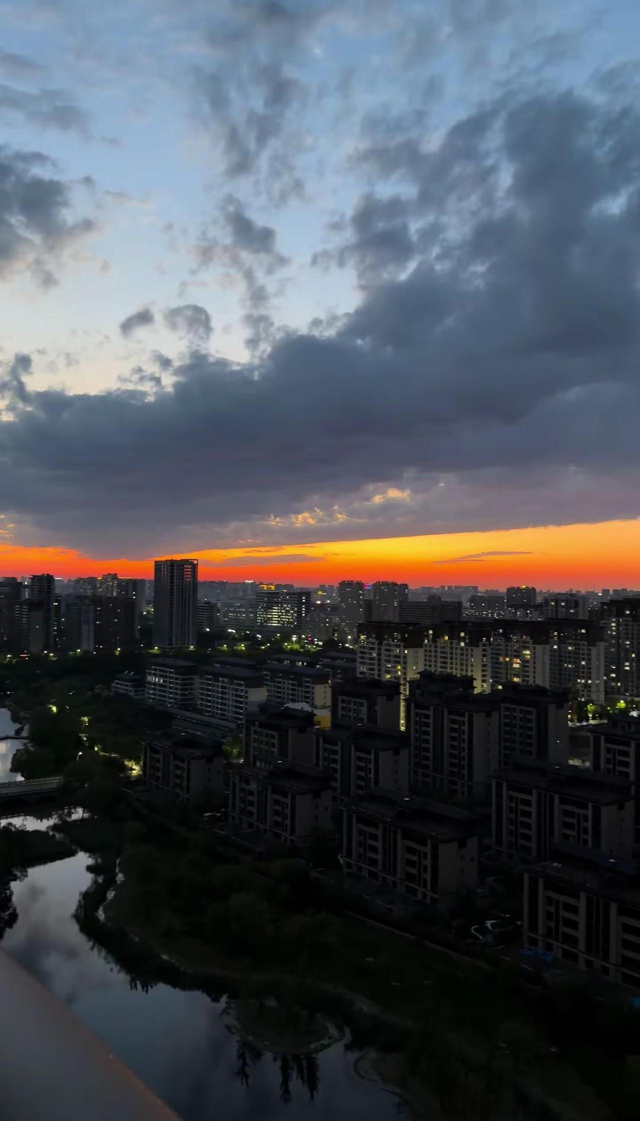 雨后天晴也是先苦后甜 5.3号潍坊突变暴雨冒着生命危险记录下了这一时刻