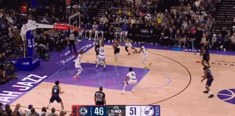 ▲登子第二节这两次得分还挺关键，第一节我以为又是拉完了洛杉矶快船