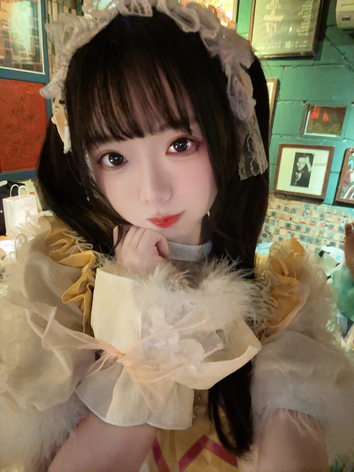 平安夜不在 你就不能提前想我一下吗🥺兜系少女