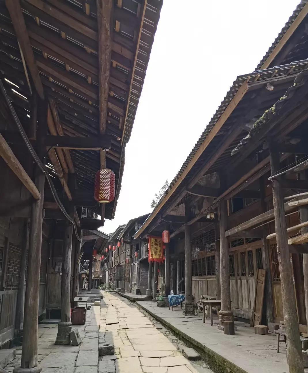 现在理发真不容易，便宜的吧，担心卫生和服务；贵的吧，又怕被坑。有人提议取消5元以