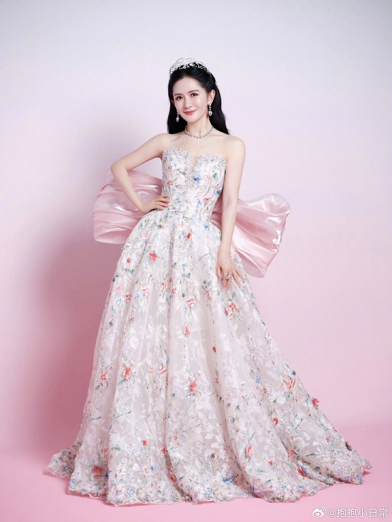 谢娜要开演唱会了吗从综艺舞台到个人演唱会，谢娜一直在突破自己，练舞准备舞台，期待