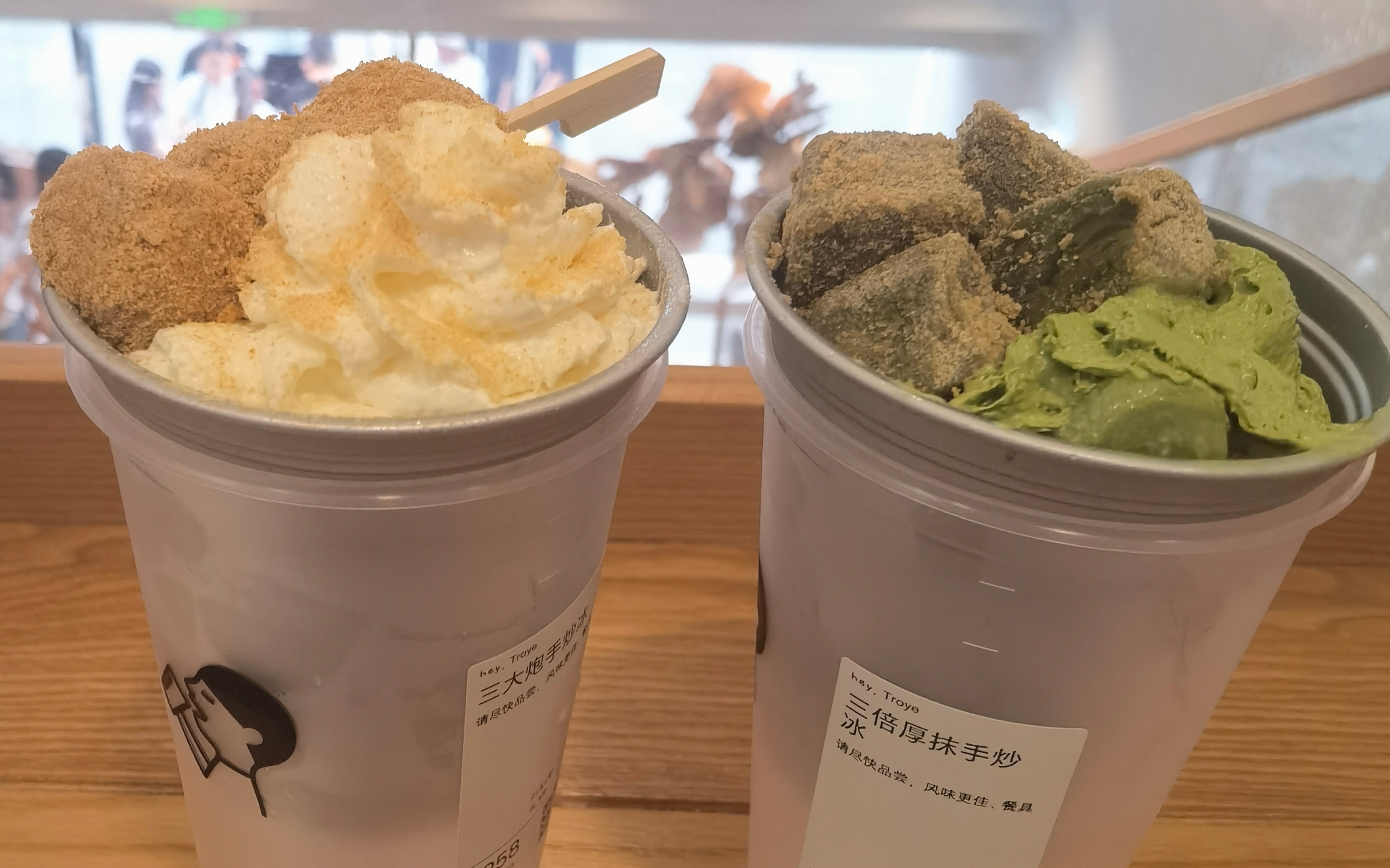 三倍厚抹手炒冰上面的茶蕨饼好难吃