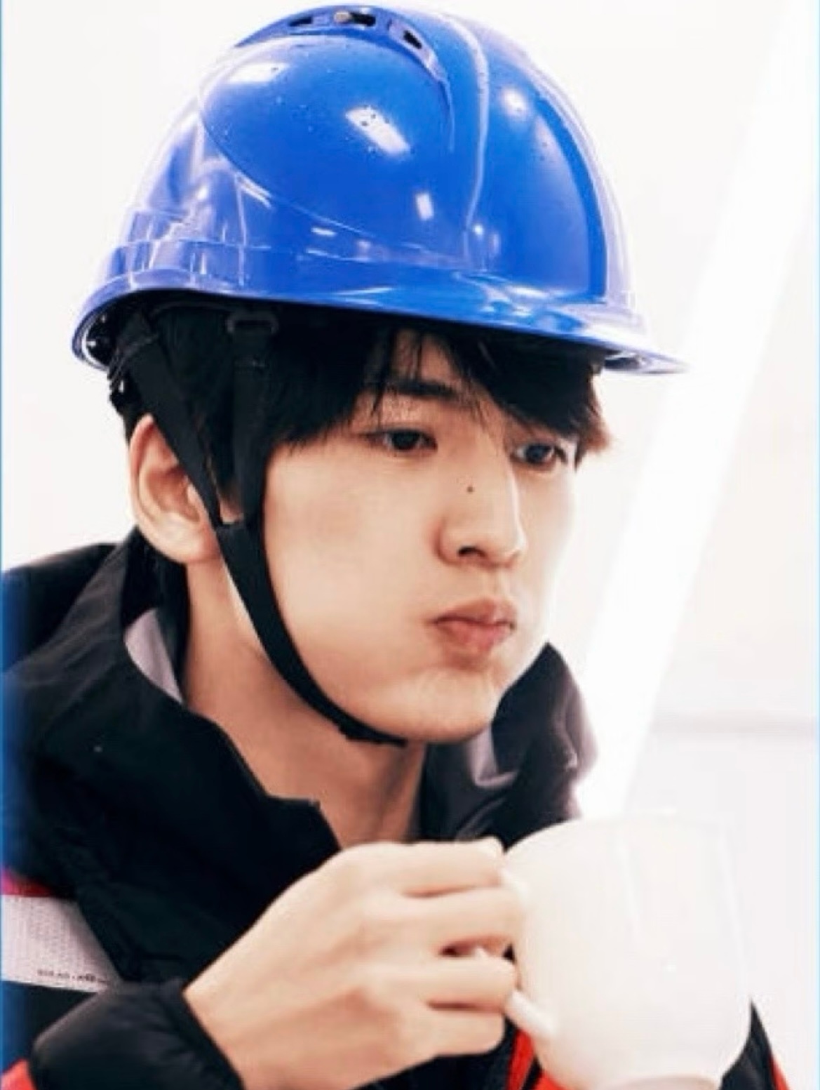 张凌赫一生执着拆东西的理工男张凌赫纪录片从演员变回张工《凌探未来》由Discov