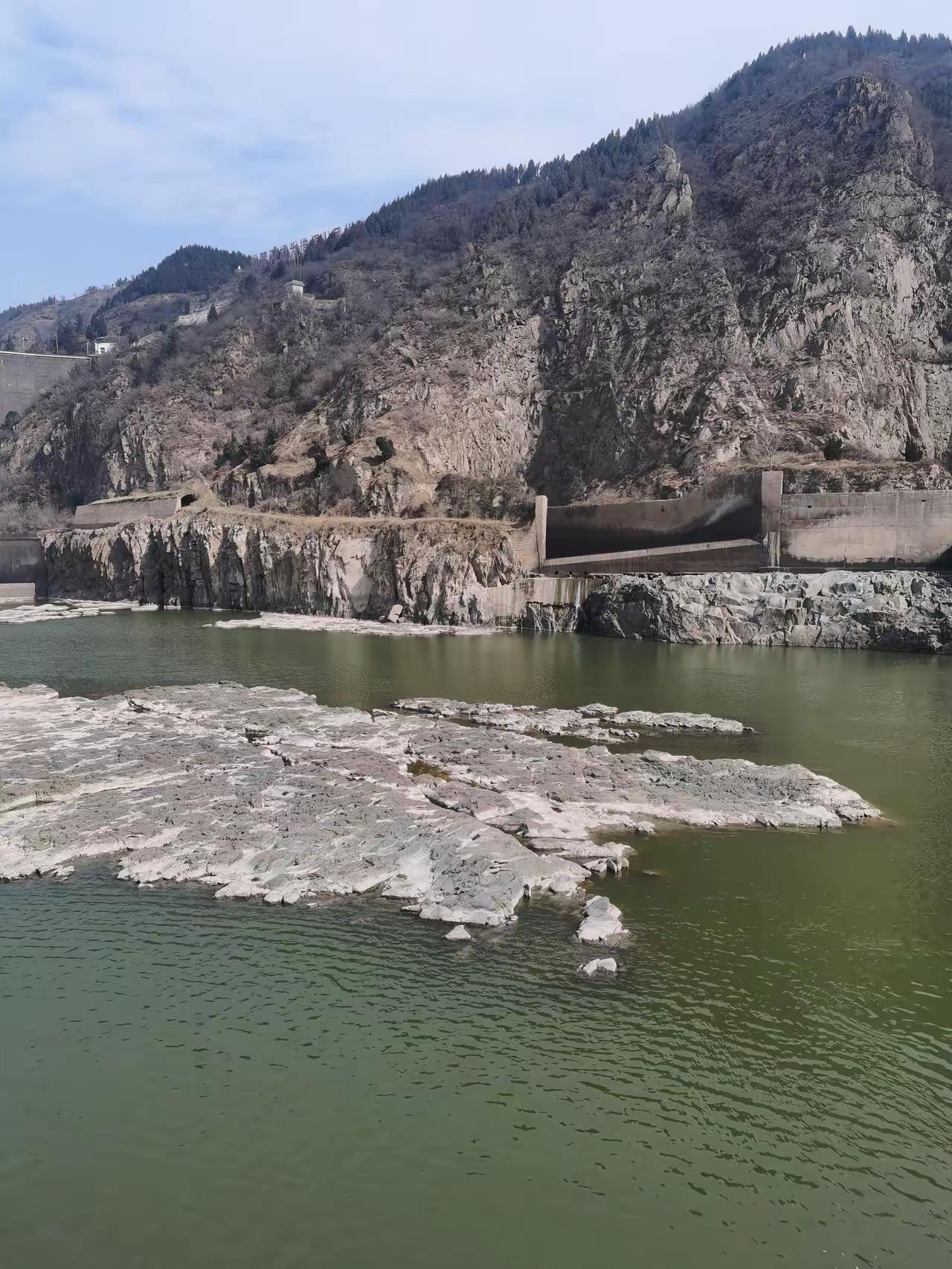 新华社刚刚发布消息，不知道会让多少人彻夜难眠！
 
辽宁大石桥这名潜逃境外的重大