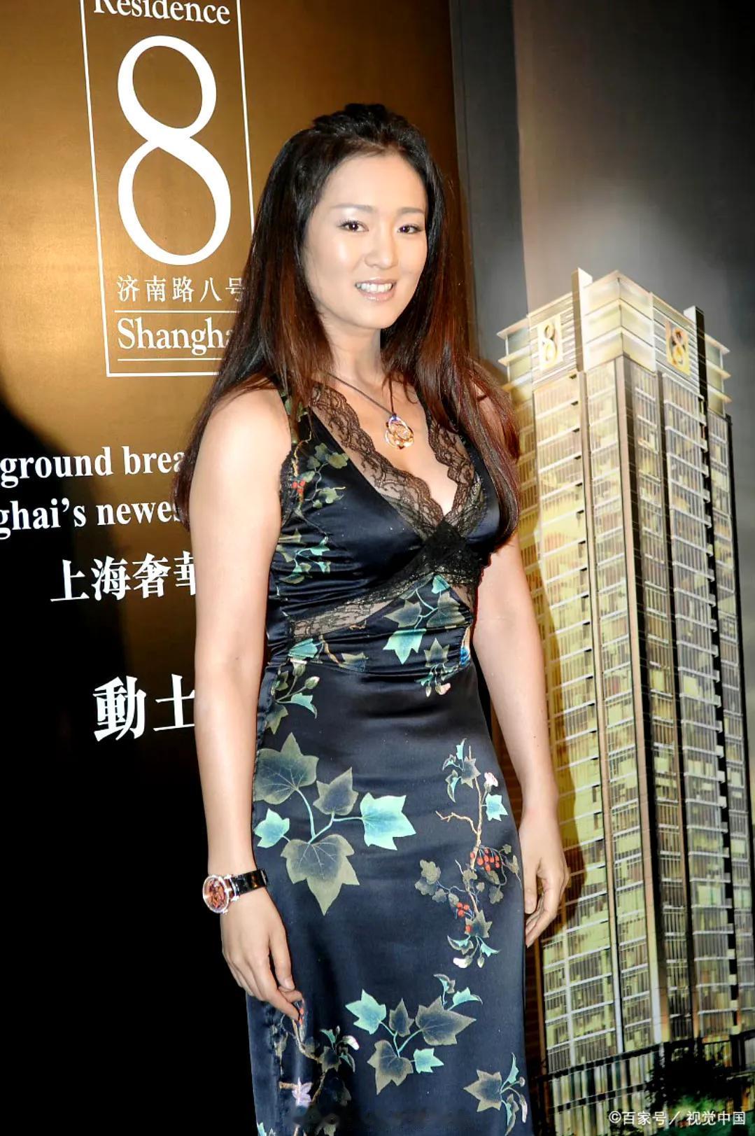 恕我直言，在东北和山东地区这种颜值身材，一抓一大把，也就是巩皇抓住了一个好男人，