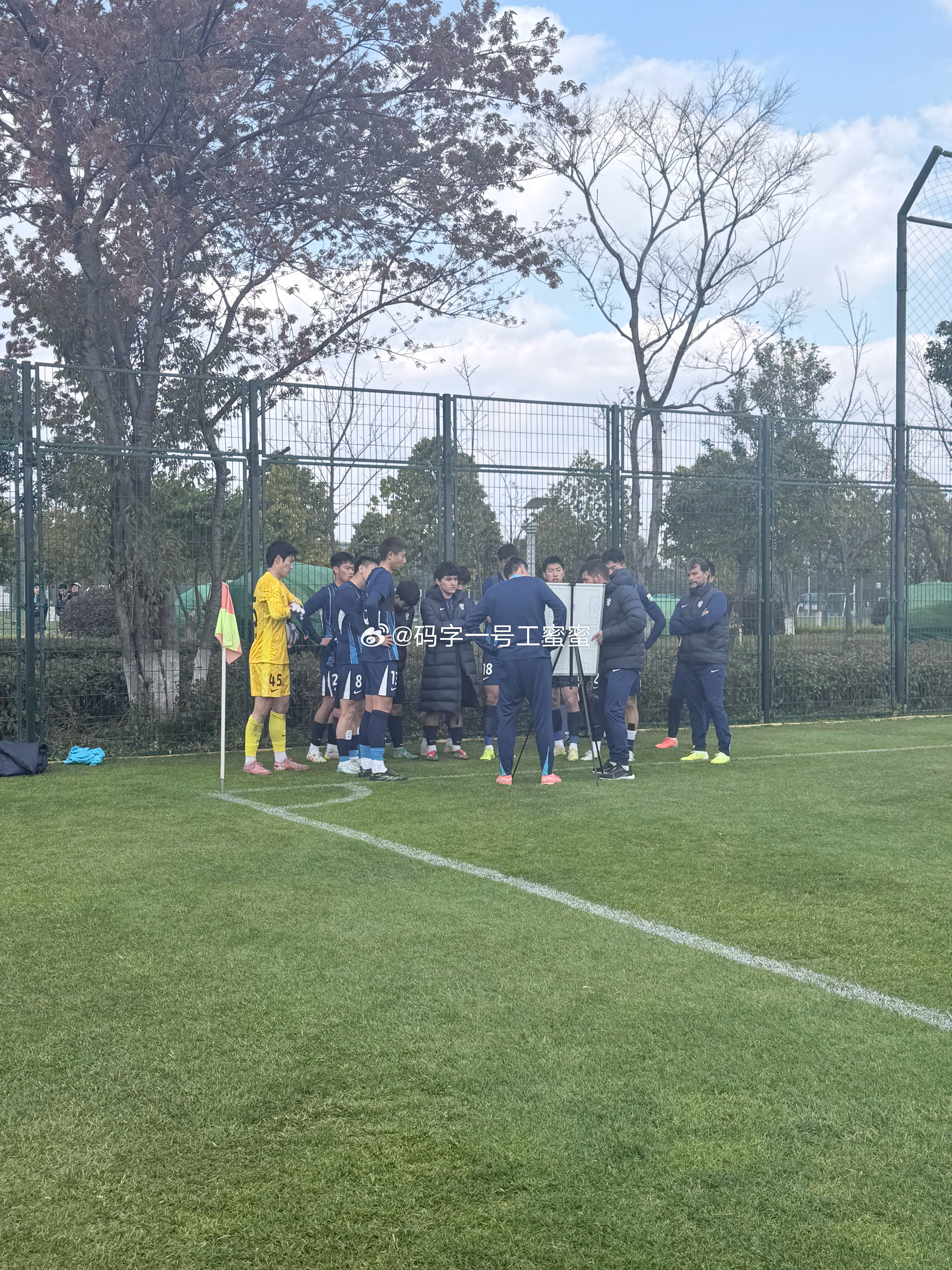 三镇第一场热身赛，对阵海港b队 