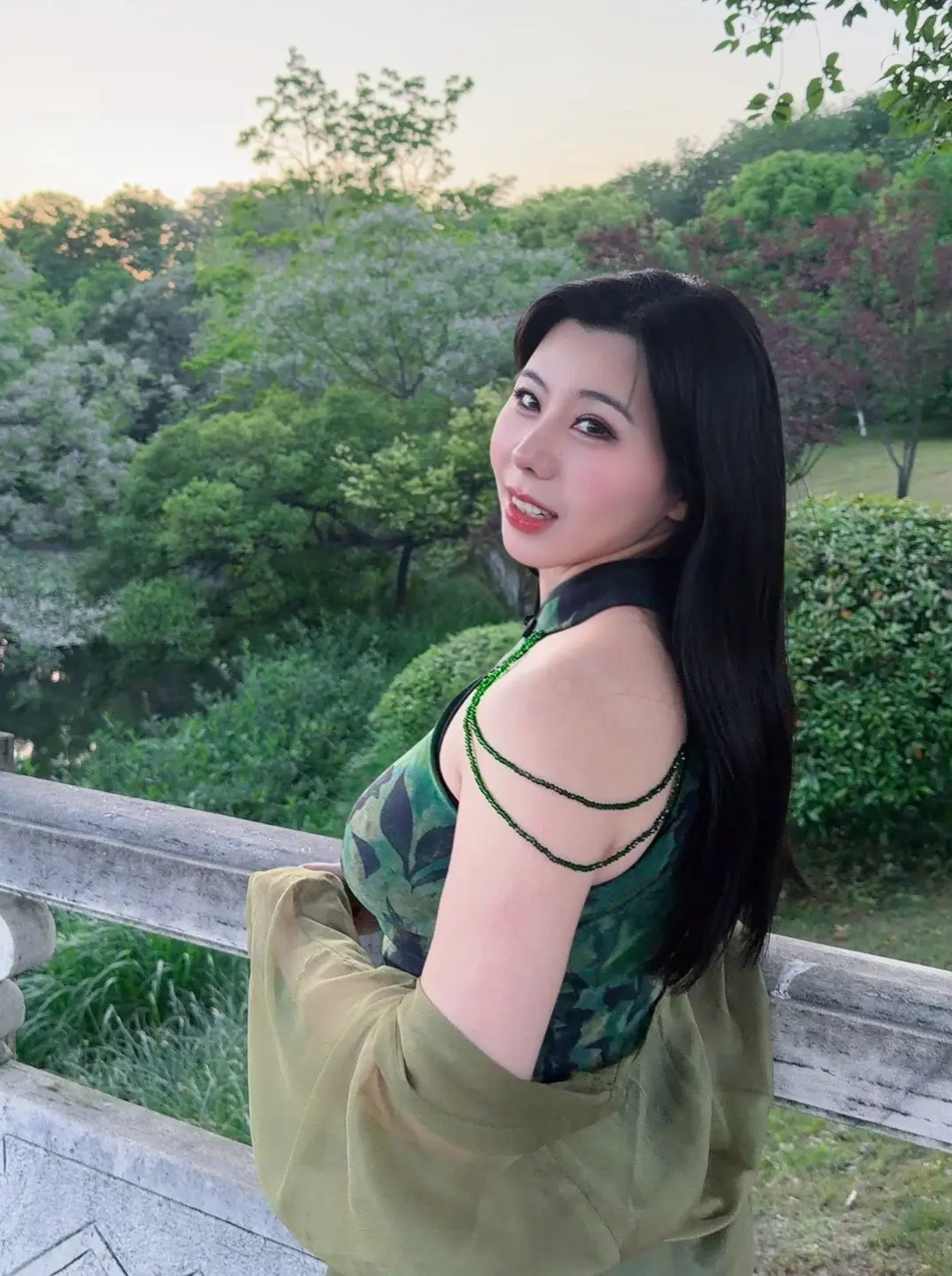 淡淡的.