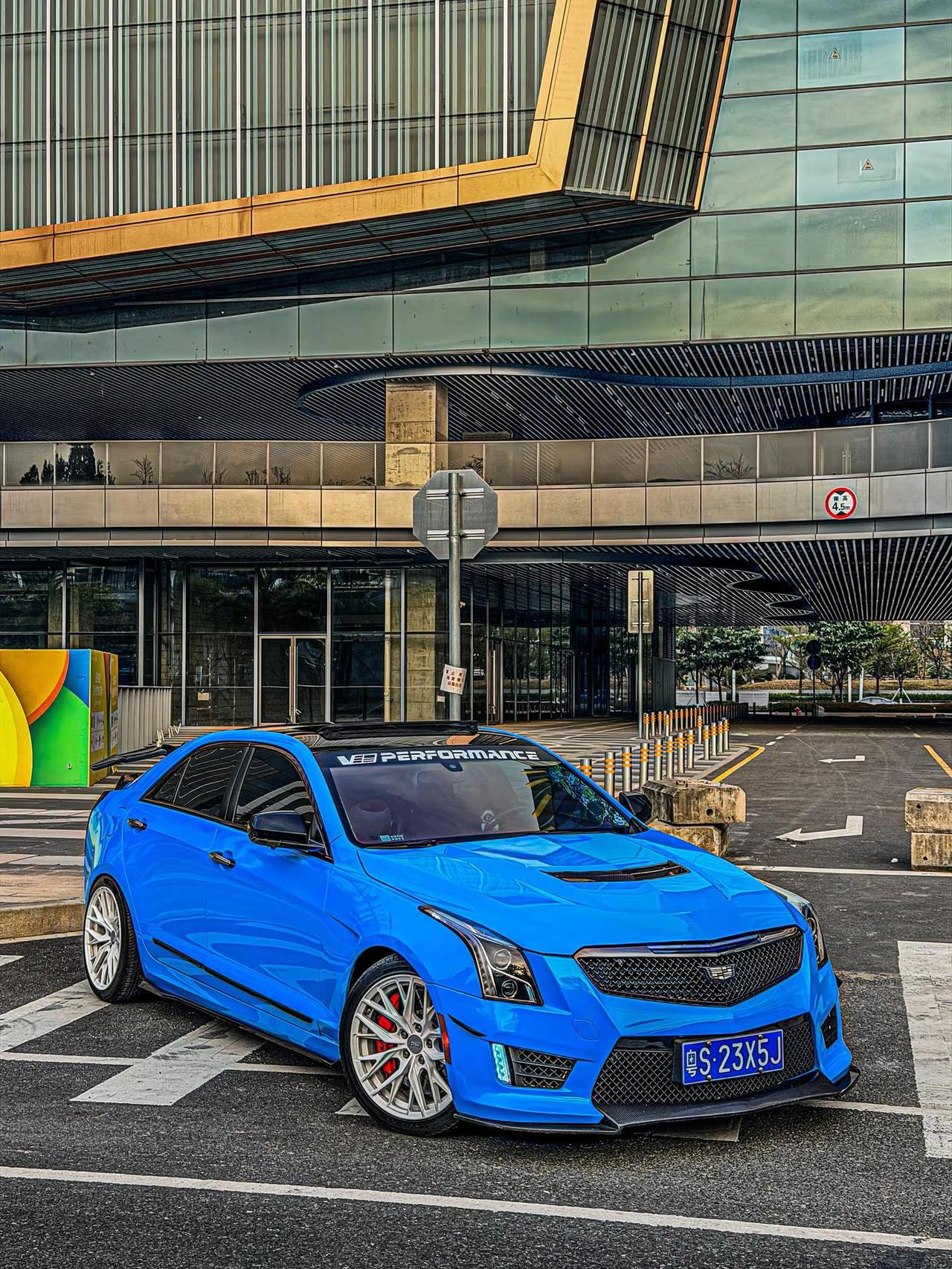 我骑雅迪你说破 我开凯迪你说从哪弄的吉利凯迪拉克