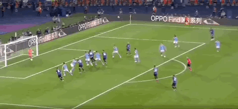 曼城1-0国际米兰，加冕欧冠，总结有五：
1. 卢卡库再度“杵桩王”，头球太正很