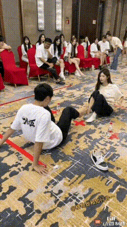 不懂就问
这难道不痒痒吗
怕痒的人真心玩不了这个[捂脸]