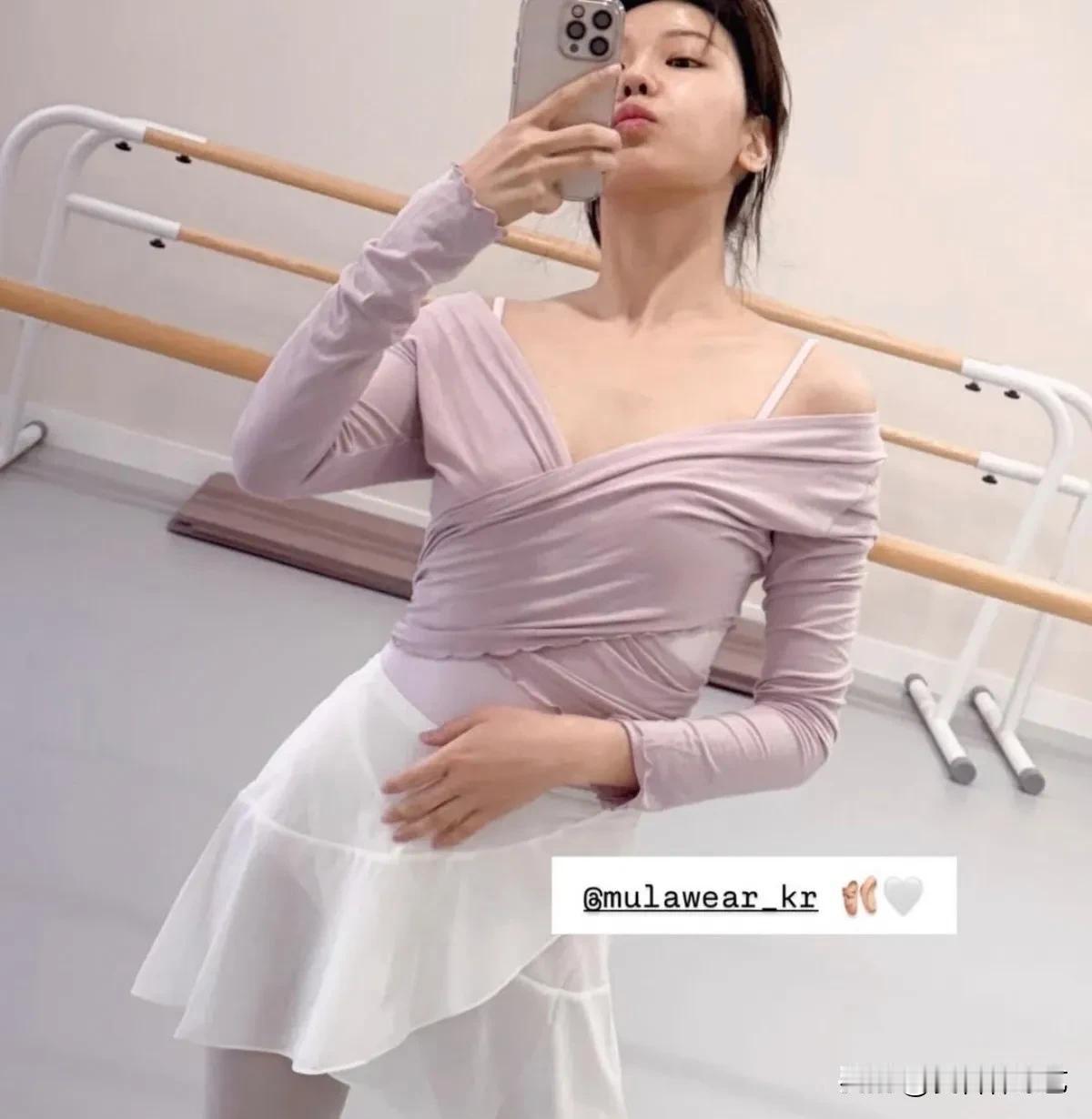 21日，演员崔秀英在自己的Instagram上上传了多张照片。公开的照片中，崔秀