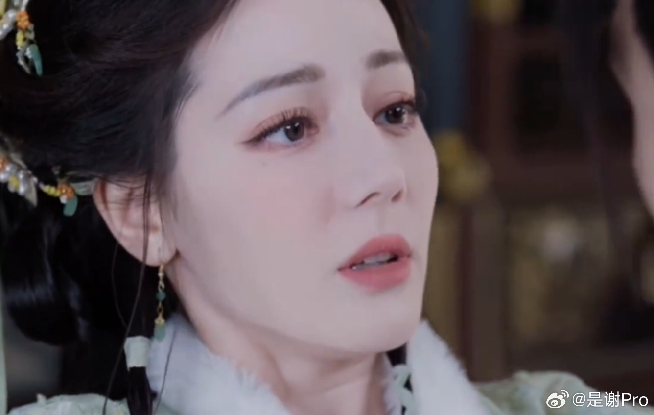 白日提灯热度 迪丽热巴演技毋庸置疑，但是我感觉好像被压热度了呢 