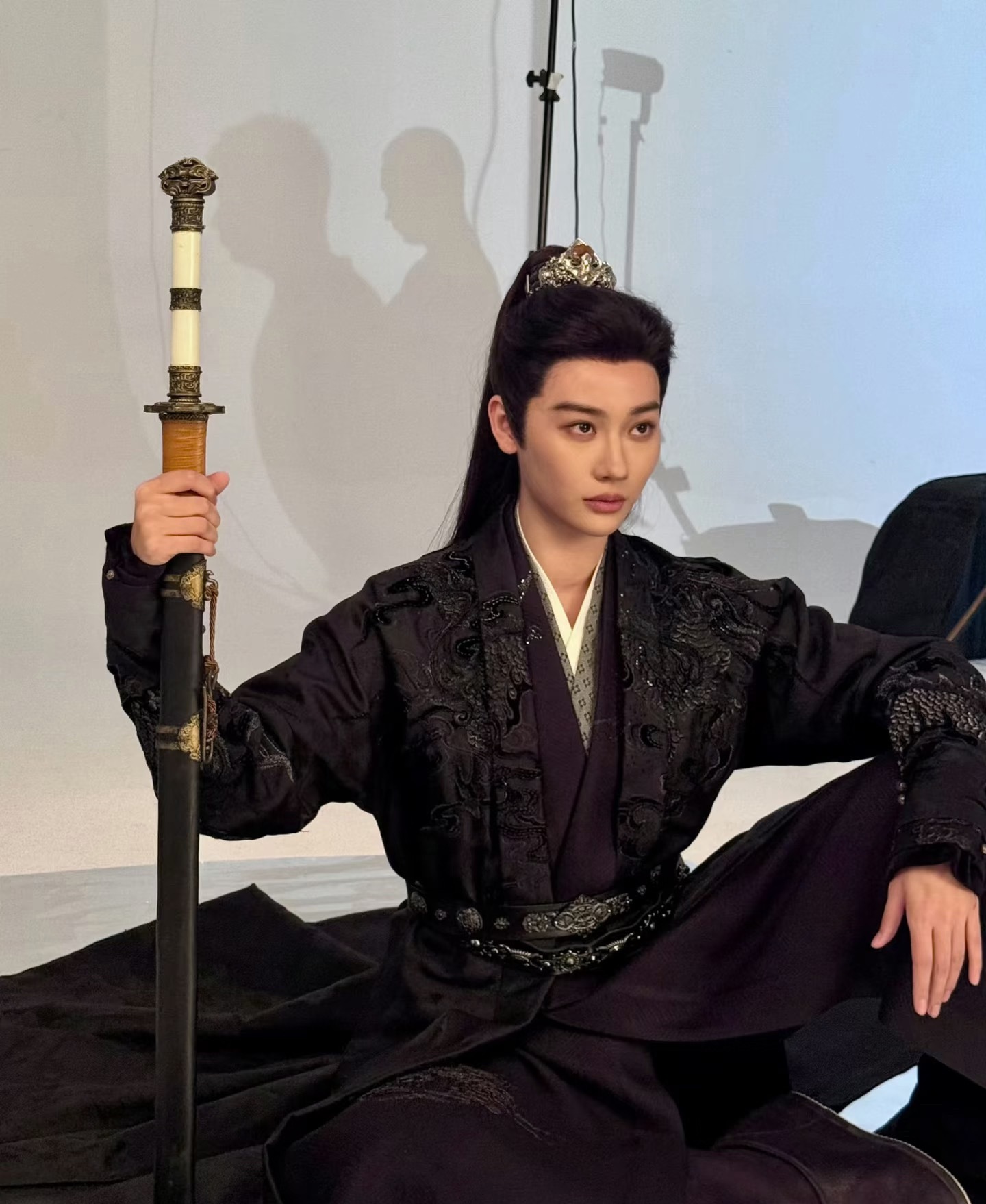 内娱女扮男装最成功的演员范帅琦赋予步疏林一身少年干脆的气场，孟子义的沈汐和她适配