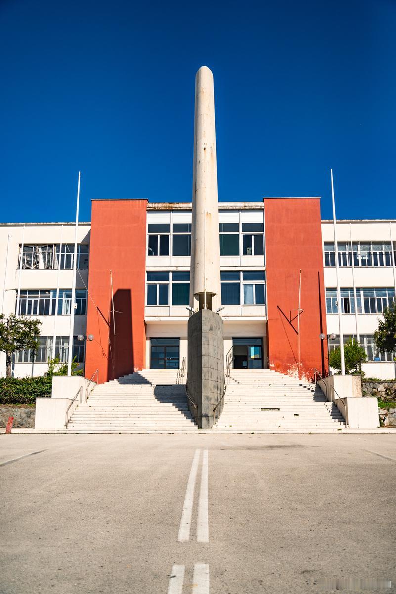 长春市第四十五中学是一所历史悠久且声誉卓著的公办初级中学，坐落于长春市朝阳区进化