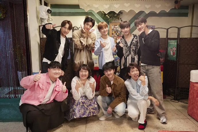 EXO六人新合照！出演网综《姐妹茶馆》预告📸金俊勉 朴灿烈 都暻秀 金钟仁 吴