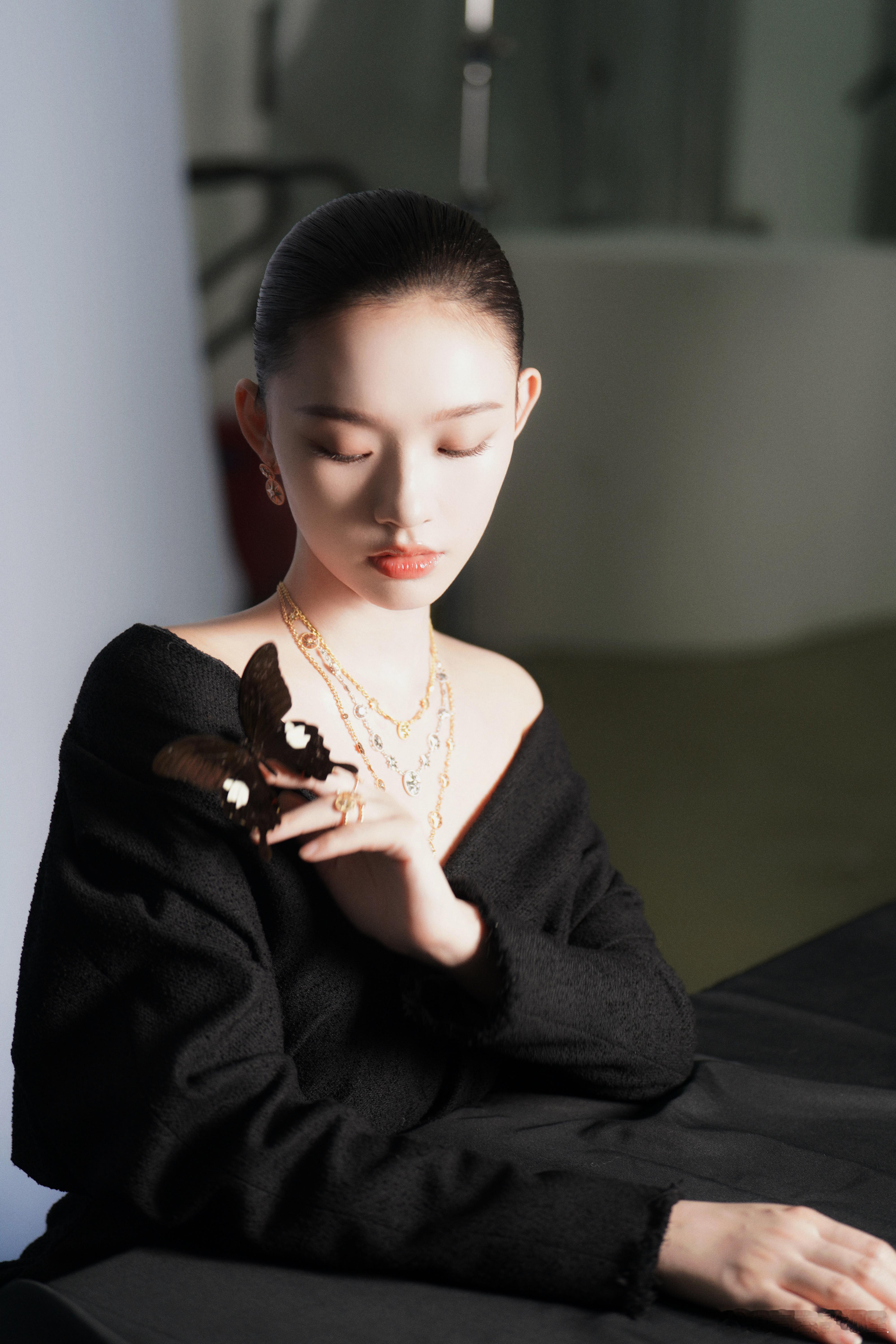 林允 妆发摄影 一些85花团队望尘莫及的水平 ​​​