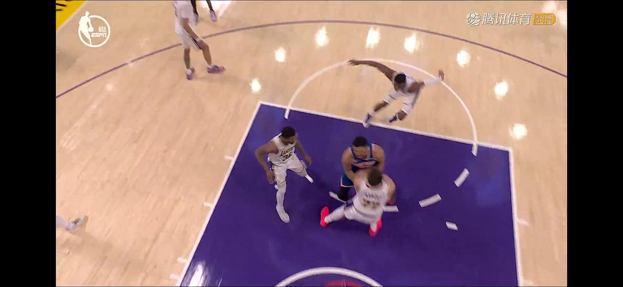 末节1分钟防守集锦——东契奇：今天防守咋样？
“湖人的集体防守是他们今天能取得领