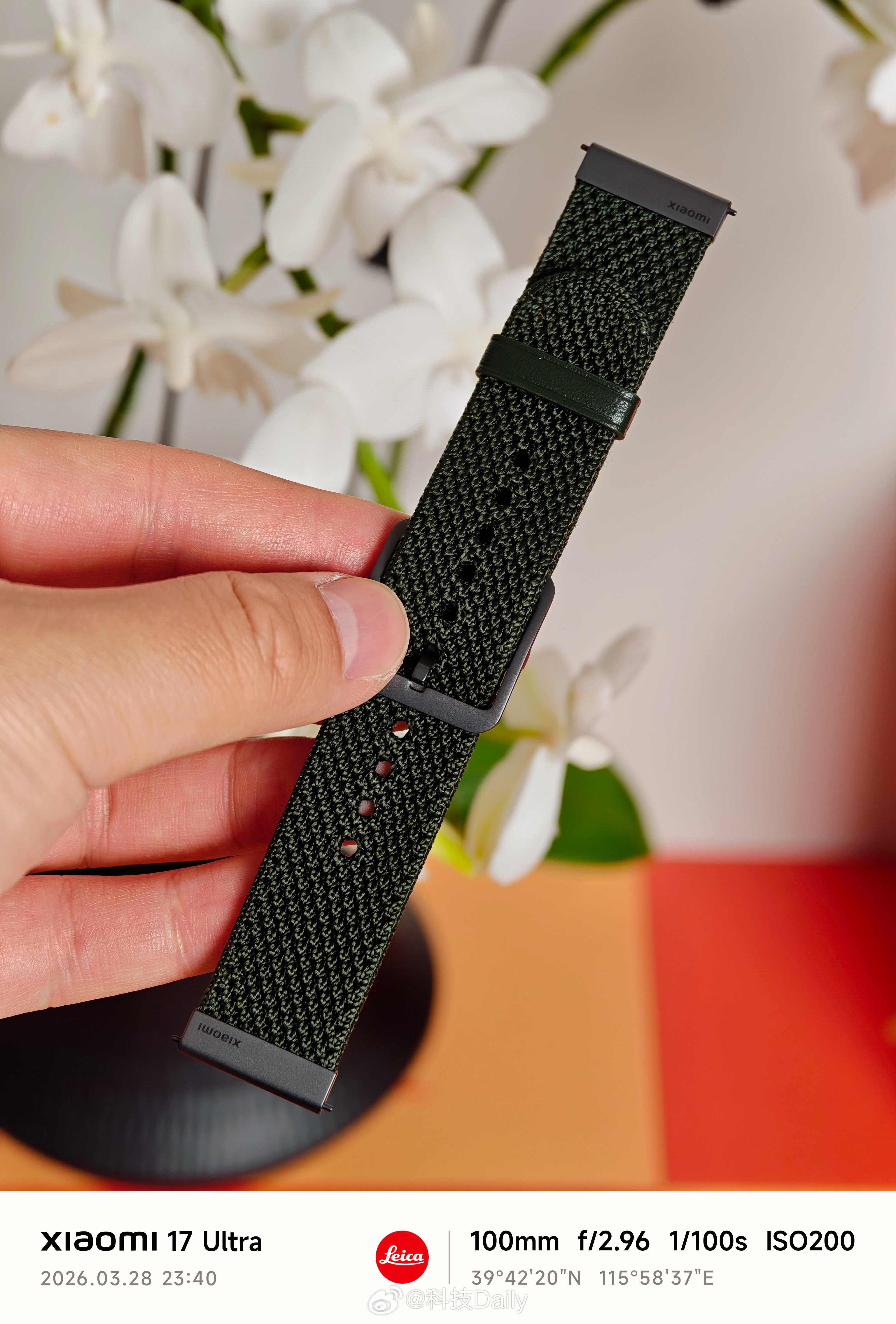 小米WatchS5 46mm戴了也有段时间了，增加点新鲜感换个表带。蚕丝编织表带