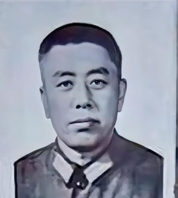 1979年，副师长赵连玉从越南战场返回祖国的途中，不幸被狙杀，搜查后，竟发现这个