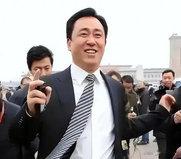 眼见他起高楼，眼见他宴宾客，眼见他楼塌了。许家印，风光无限已成过往，浮华一梦终判