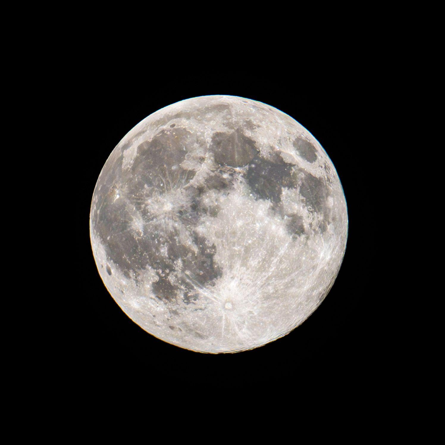 今年超级月亮单张直出。