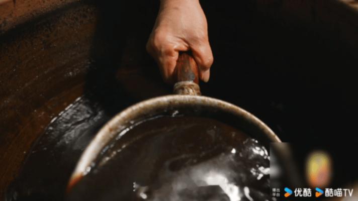 桂林这碗老卤堪比祖宗级别 纪录片《一城一味5·透鲜的滇桂》镜头对准桂林这锅老卤。