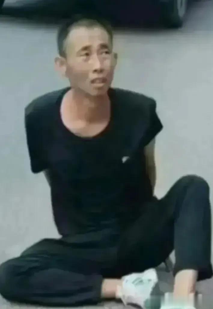 山东东营男子碾压妻子他们的孩子将何去何从？爸爸开车把妈妈碾压死了，不出意外没过多