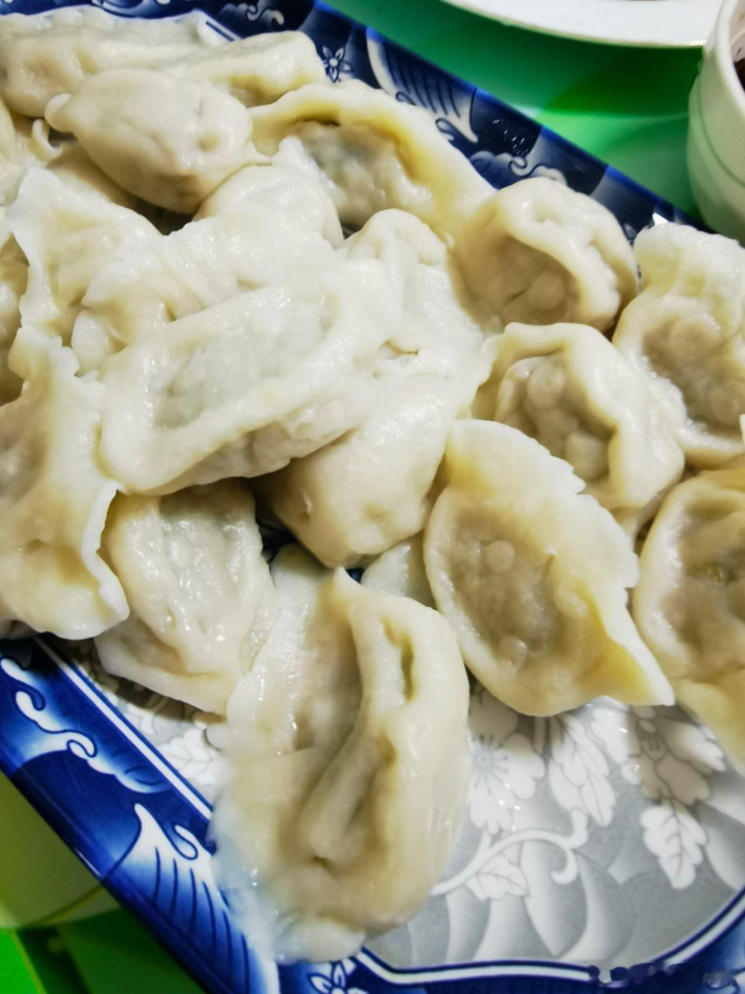今天去看二娘（爸爸的堂哥的太太），进屋第一句话就说：“哎呀 我的大宝贝来了”……