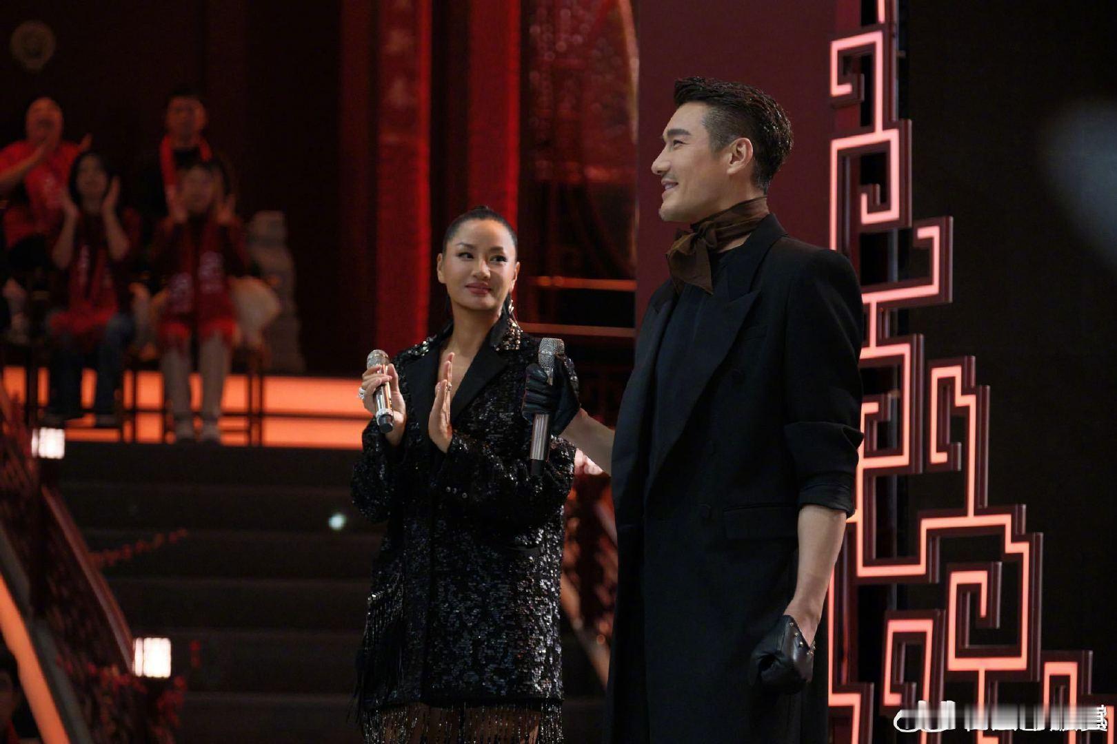 胡兵瞿颖情人节虽迟但到 初代意难平终于发糖啦！不管是友情还是别的，看着他们同框就