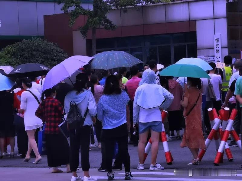 2026年高考全国统考定在6月7日、8日举行，这日子就像个固定的“战斗信号”。想