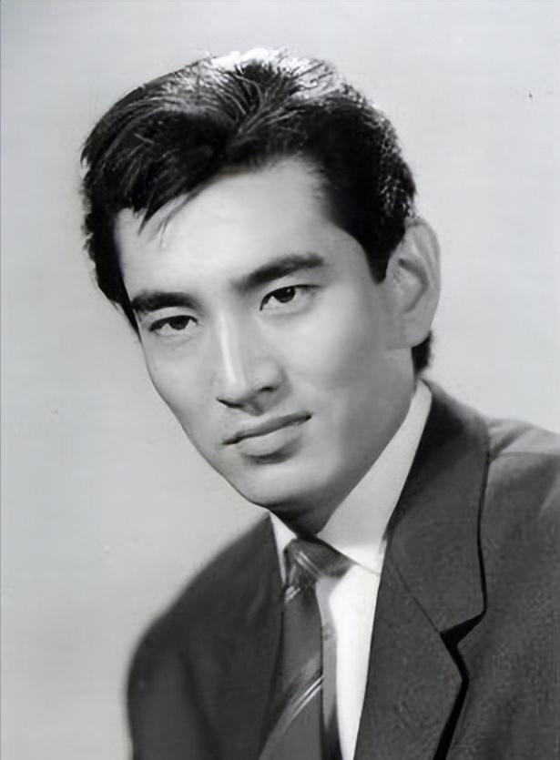 2014年，83岁的高仓健去世，留下了40亿财产，他没有儿女，将所有财产留给了保