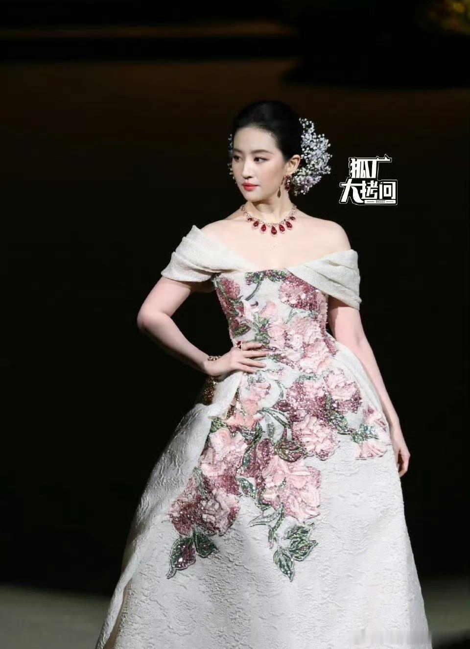 Vogue活动近两年85🌸压轴2025年刘亦菲vs2026年刘诗诗媒体生图，你
