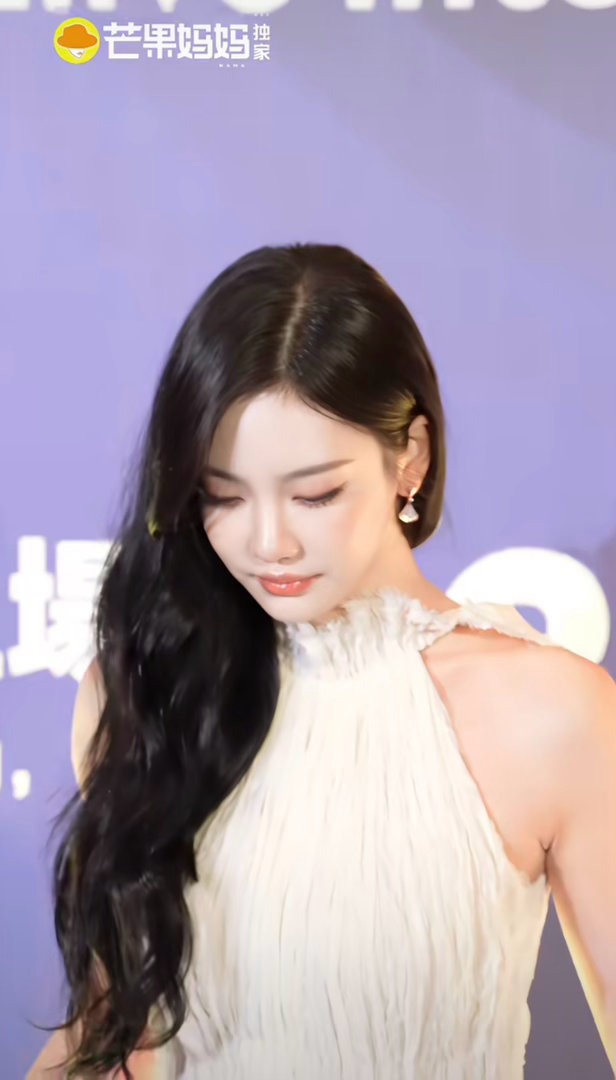 看到我女神啥气都没了 